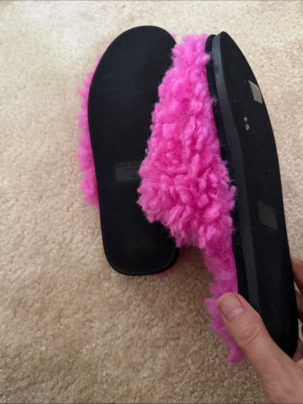 Kurt Geiger Hot Pink Fuzzy Slippers with Gold Eagle Accent. Size 40. New other - Picture 12 of 13